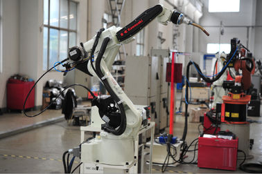 العملاقة - معلقة لحام الذراع الروبوتية للالفولاذ المقاوم للصدأ / الألومنيوم