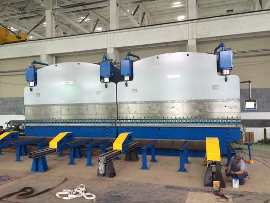 الفرامل الهيدروليكية للضغط مع قوة عمل 2X1200Ton وطول الجدول 2X6250mm لفترة خدمة طويلة