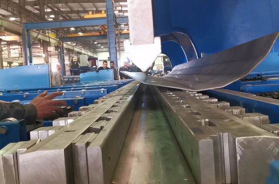 650 طن معادلة CNC هيدروليكية الفرامل للضغط لإنتاج قطب خفيف وعمدة عالية