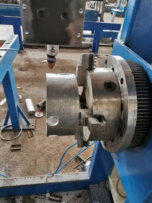 آلة قطع الأبواب ذات القطب الخفيف CNC ، أقصى قطر 350mm ، أقصى طول قطع 2000mm