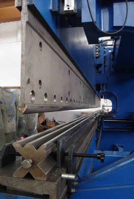 3200N 8000mm cnc ترادفيّ صحافة مكبح/هيدروليّ يثنّي آلة لمصباح عمود