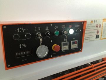 أداء موثوق هيدروليّ يقصّ آلة ل يقطع فولاذيّ لوحة 8 × 5000